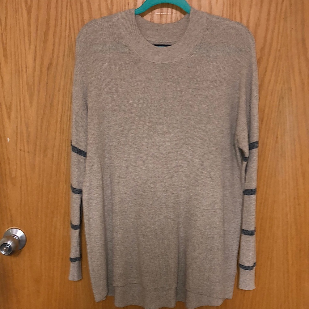 American Eagle Sweater!!